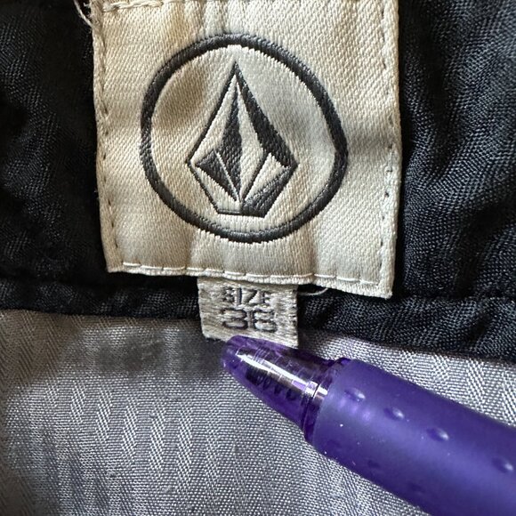 Volcom men’s size 36 polyester blend tan chino flat front shorts - Picture 5 of 8